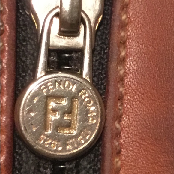 AUTHENTIC FENDI BAG IN GOOD PRE-LOVED CONDITION.🔥🔥🔥 - Picture 9 of 16